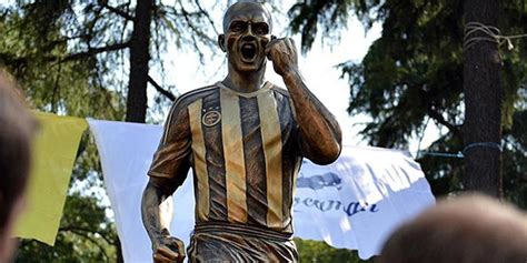 Fenerbahçe kaptanın heykelini anlamlı günde açacak